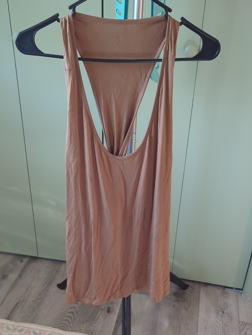 Zyia Camel Twist And Flow Tank